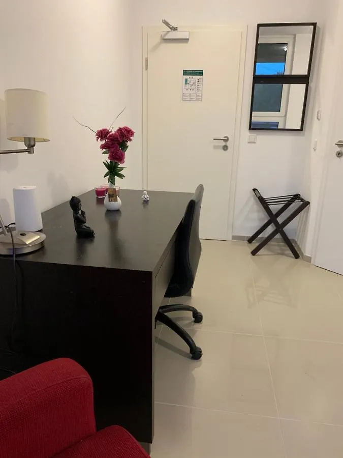 Ferienwohnung Lovely Studio Cologne West 1